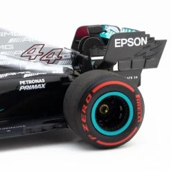Lewis Hamilton Mercedes AMG W12 Formel 1 Bahrain GP 2021 1:18 -Racing Toy Store lewis hamilton mercedes amg petronas w12 formula 1 bahrain gp 2021 limited edition 1 18 11