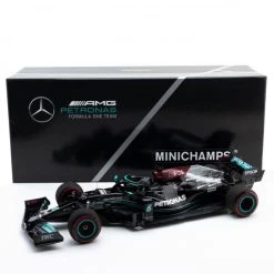 Lewis Hamilton Mercedes AMG W12 Formel 1 Bahrain GP 2021 1:18 -Racing Toy Store lewis hamilton mercedes amg petronas w12 formula 1 bahrain gp 2021 limited edition 1 18 12