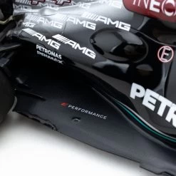 Lewis Hamilton Mercedes AMG W12 Formel 1 Bahrain GP 2021 1:18 -Racing Toy Store lewis hamilton mercedes amg petronas w12 formula 1 bahrain gp 2021 limited edition 1 18 9