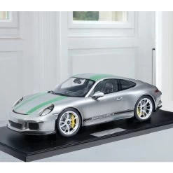 Porsche 911 (991.1) R - 2016 - Silver / Green Decor 1/8