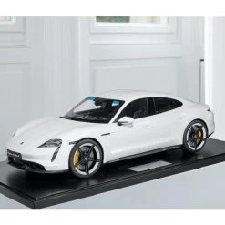 Porsche Taycan Turbo S - 2020 - White 1/8