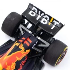 Sergio Pérez Oracle Red Bull Racing Miami GP 2022 1:43 -Racing Toy Store sergio perez oracle red bull racing rb18 formula 1 miami gp 2022 limited edition 1 43 3